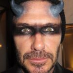 Victoria Beckham Instagram - HORNY on Halloween 🎃 @davidbeckham kisses @isamayaffrench