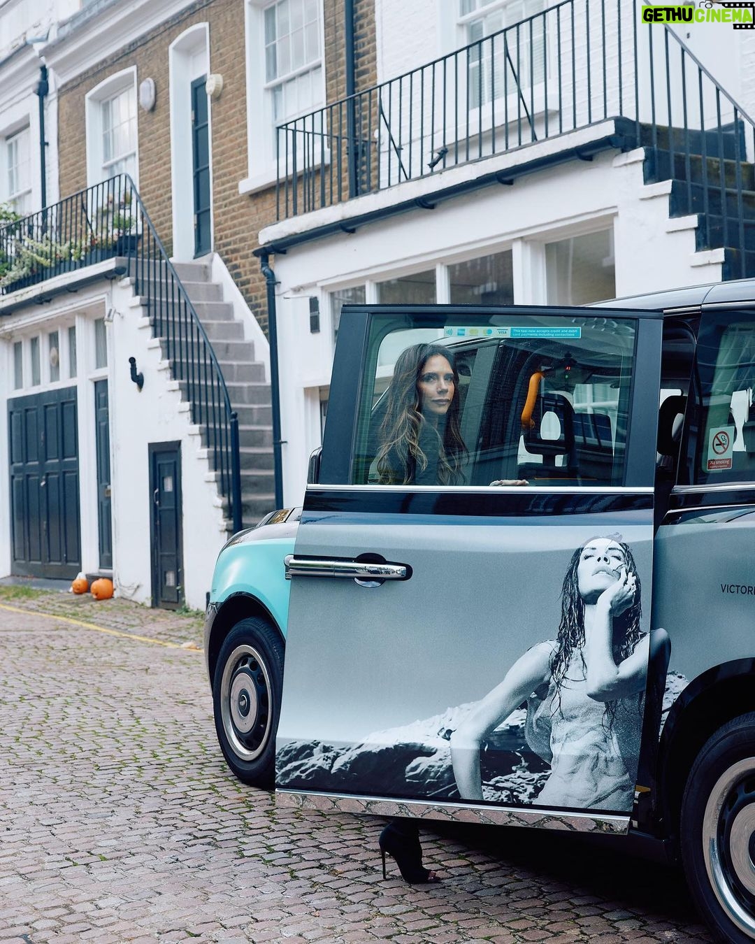 Victoria Beckham Instagram - On my way to @TheOfficialSelfridges to launch @VictoriaBeckhamBeauty!!! Kisses xx