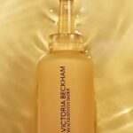 Victoria Beckham Instagram - THE SERUM YOU NEED IN YOUR LIFE! I’m only interested in skincare that truly delivers and I’ve noticed such a dramatic difference in my skin since I started using @victoriabeckhambeauty CELL REJUVENATING POWER SERUM. To get scientific we’ve balanced a powerful blend of active ingredients with a lightweight feel, and our formula is backed by Professor Bader’s TFC8®️ technology to strengthen and repair the skin. @VictoriaBeckhamBeauty @AugustinusBader Creative Direction: @KStudio_NY