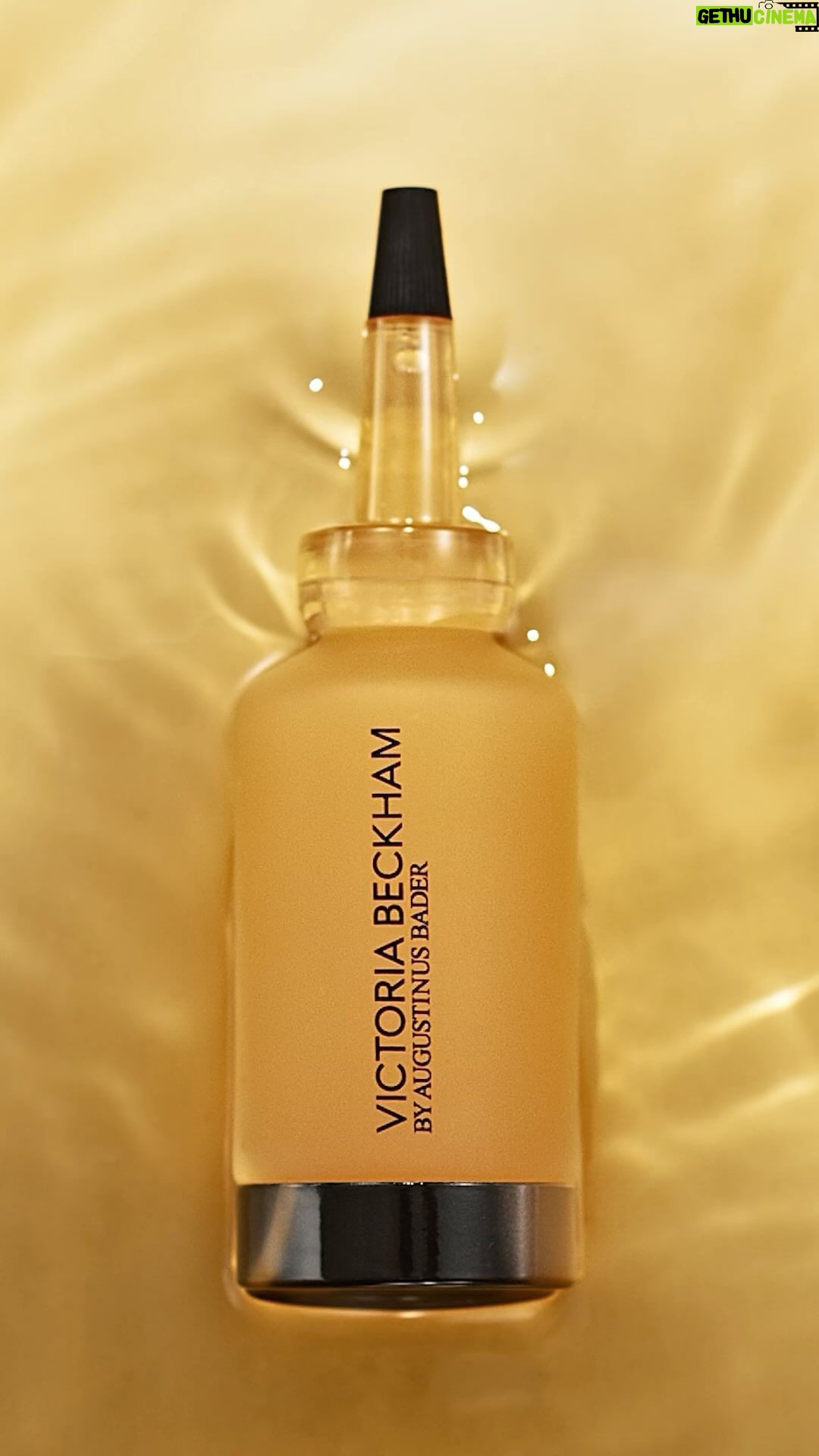 Victoria Beckham Instagram - THE SERUM YOU NEED IN YOUR LIFE! I’m only interested in skincare that truly delivers and I’ve noticed such a dramatic difference in my skin since I started using @victoriabeckhambeauty CELL REJUVENATING POWER SERUM. To get scientific we’ve balanced a powerful blend of active ingredients with a lightweight feel, and our formula is backed by Professor Bader’s TFC8®️ technology to strengthen and repair the skin. @VictoriaBeckhamBeauty @AugustinusBader Creative Direction: @KStudio_NY