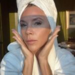 Victoria Beckham Instagram - MY MORNING SKINCARE ROUTINE 🧖‍♀️ For my morning skincare routine, after cleansing I use @VictoriaBeckhamBeauty Cell Rejuvenating Power Serum and press the product into my skin. I’ve noticed this has improved the texture of my skin and I make sure to pay special attention to the eye area. I follow with the @VictoriaBeckhamBeauty Cell Rejuvenating Priming Moisturiser, I also press this into the skin and then use upward motions to massage the formula in. It gives the skin such a beautiful radiance. Don’t forget the neck!! Shop skincare at VictoriaBeckhamBeauty.com and at 36 Dover Street.