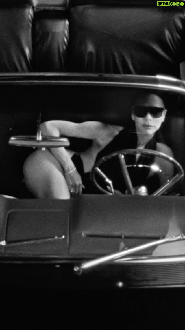 Victoria Beckham Instagram - SAN YSIDRO DRIVE. A SCENT OF RENEWAL. Shot by: @StevenKleinStudio Creative Direction: @KStudio_NY Styling: @ChristineCentenera Makeup: @Yad1m Hair: @ShayAshual Discover San Ysidro Drive now at VictoriaBeckhamBeauty.com and at 36 Dover Street. #VBFragrance