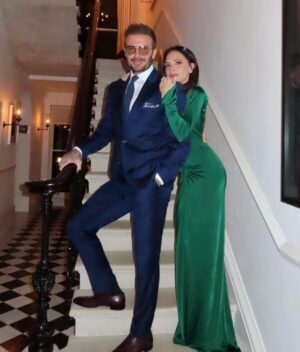 Victoria Beckham Instagram - Happy New Year!! Wishing all your dreams come true in 2024 💫 I love you so much @davidbeckham @romeobeckham @cruzbeckham @mimimoocher #harperseven missing you so much @brooklynpeltzbeckham @nicolaannepeltzbeckham xxxx