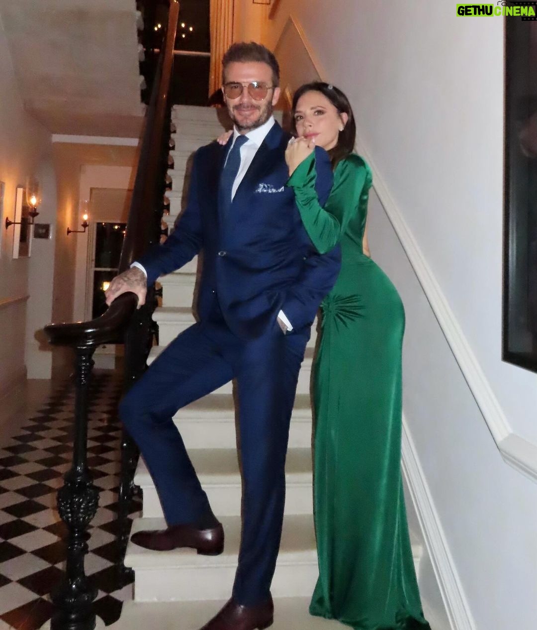 Victoria Beckham - 721.1K Likes - Happy New Year!! Wishing all your dreams come true in 2024 💫 I love you so much @davidbeckham @romeobeckham @cruzbeckham @mimimoocher #harperseven missing you so much @brooklynpeltzbeckham @nicolaannepeltzbeckham xxxx