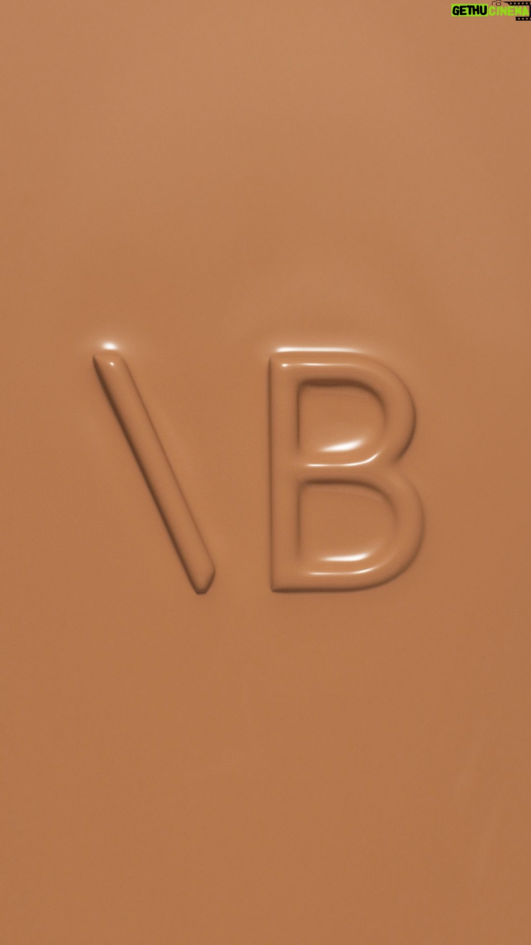 Victoria Beckham Instagram - WHERE POWERFUL SKINCARE MEETS MAKEUP! This is such a special and unique product for @VictoriaBeckhamBeauty - a lightweight moisturiser formula that delivers powerful skincare benefits with Professor Bader’s TFC8®️ technology to strengthen and repair the skin, and with my take on a golden finish which adds an instant radiance to the skin. @VictoriaBeckhamBeauty @AugustinusBader Creative Direction: @KStudio_NY