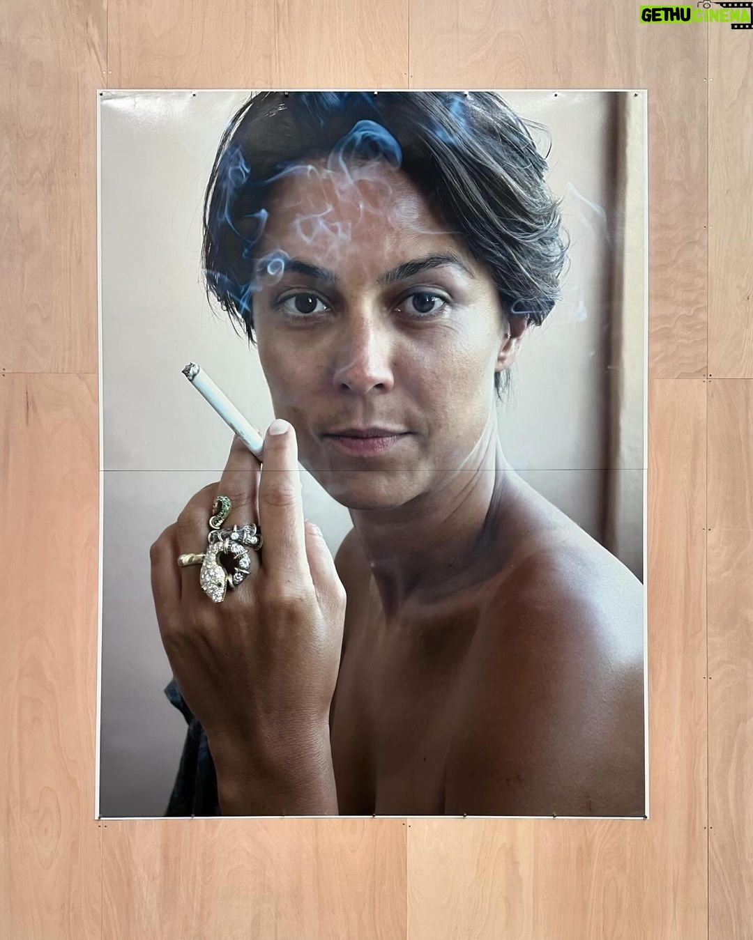 Victoria Beckham Instagram - Congratulations #JuergenTeller on closing such an incredible exhibition yesterday at @Le_Grand_Palais!! What an incredible once in a lifetime achievement. Can’t wait to share our latest collaboration... Bisous @doviledrizyte @themarcjacobs @davidbeckham xx