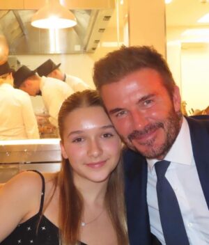 Victoria Beckham Instagram - Happy New Year!! Wishing all your dreams come true in 2024 💫 I love you so much @davidbeckham @romeobeckham @cruzbeckham @mimimoocher #harperseven missing you so much @brooklynpeltzbeckham @nicolaannepeltzbeckham xxxx