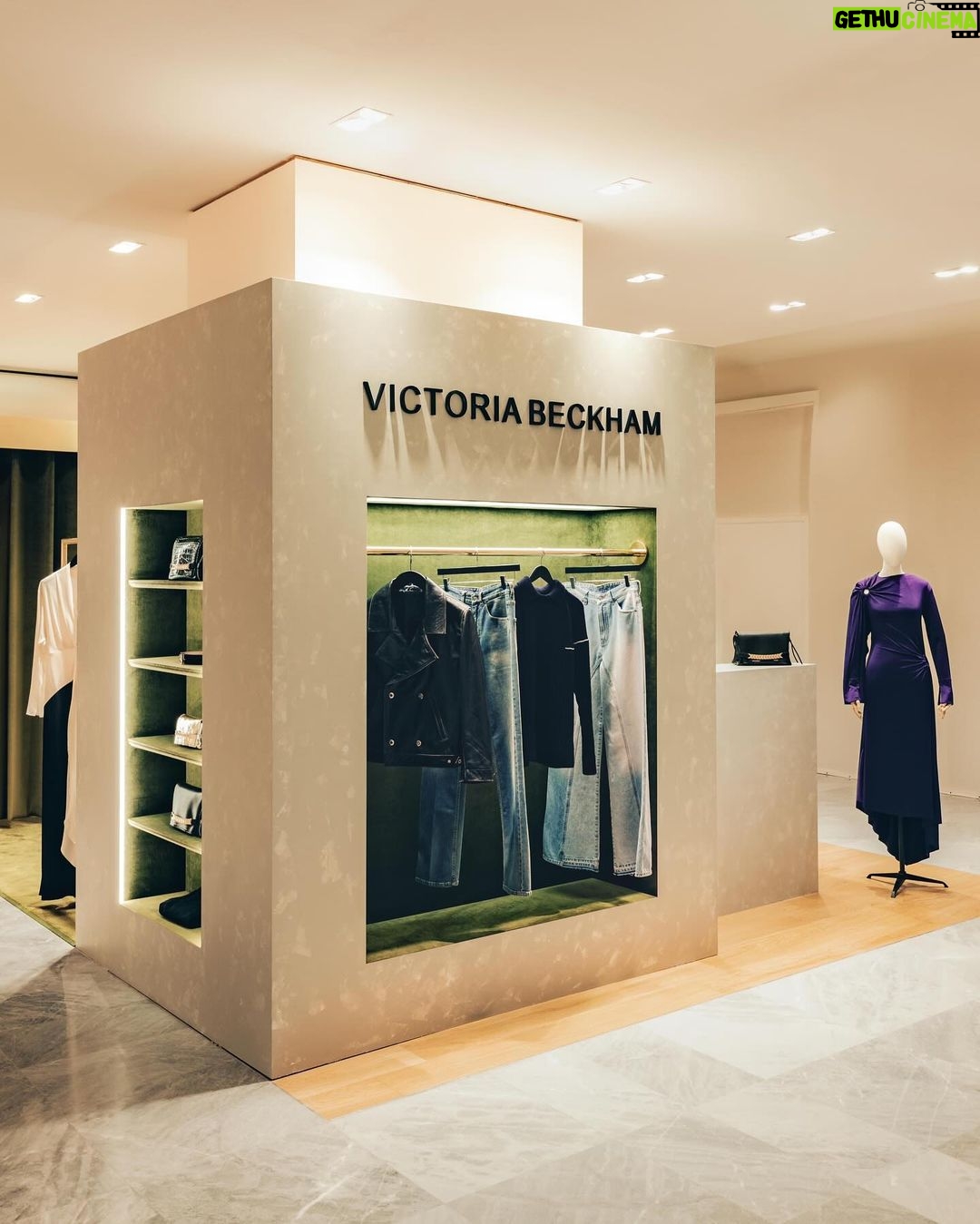 Victoria Beckham Instagram - So excited to open my new store in Paris! You can now shop the collections on the 2nd floor of @GaleriesLaFayette! Bisous xx