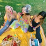 Victoria Justice Instagram – Girl time, with a twist 🥂 #YellowTailPartner #21+  I can’t get enough of the new Fresh Twist line from @yellowtailwineusa and had to share it with my girls! 💛 Peach & Mango may be my favorite flavor of the season, but honestly, they’re all so good! With only 90 calories per serving, natural fruit flavors, and a light fizz – what’s not to love?  Which is your favorite?

 

🍑 Peach & Mango 
🍓Strawberry & Lime
🍍 Tropical Pineapple

 

Visit @yellowtailwineusa and click the link in their bio to learn more and find where to buy. 

All Varietals Per 5 fl oz: 90 calories, 9g carbs, 0g protein, 0g fat.