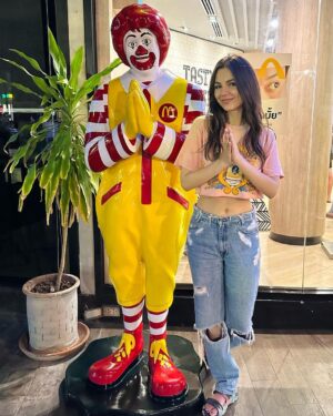 Victoria Justice Instagram - moments 🇹🇭🎥🙏🏼💕
