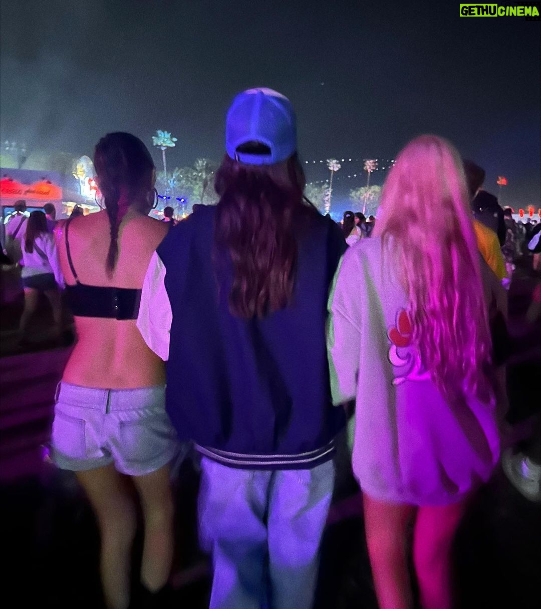 Victoria Justice Instagram - The last of Coachella in the camera roll πΈπ΄