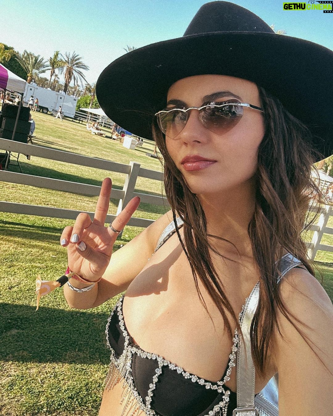 Victoria Justice - 581.8K Likes - Coachella Day 1 recap🌵😜✌🏼🎶
(I know I’m late on this but I was on Indio time babyyyy! more to come♥️)