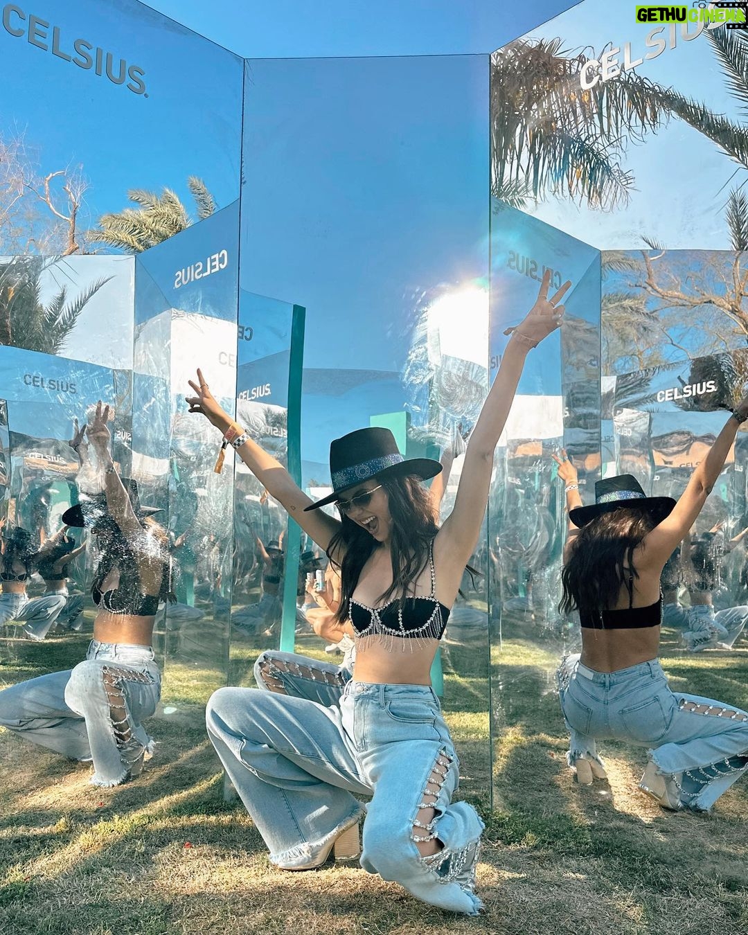 Victoria Justice - 581.8K Likes - Coachella Day 1 recap🌵😜✌🏼🎶
(I know I’m late on this but I was on Indio time babyyyy! more to come♥️)