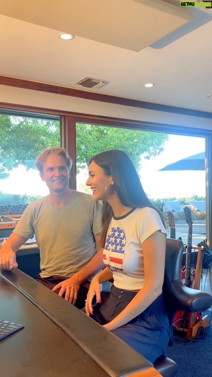 Victoria Justice Instagram - Legendary producer/songwriter/friend @tobygadmusic and I have been working on something special & we can’t wait to share it with you so soon! Any guesses? 😶🖤🎶