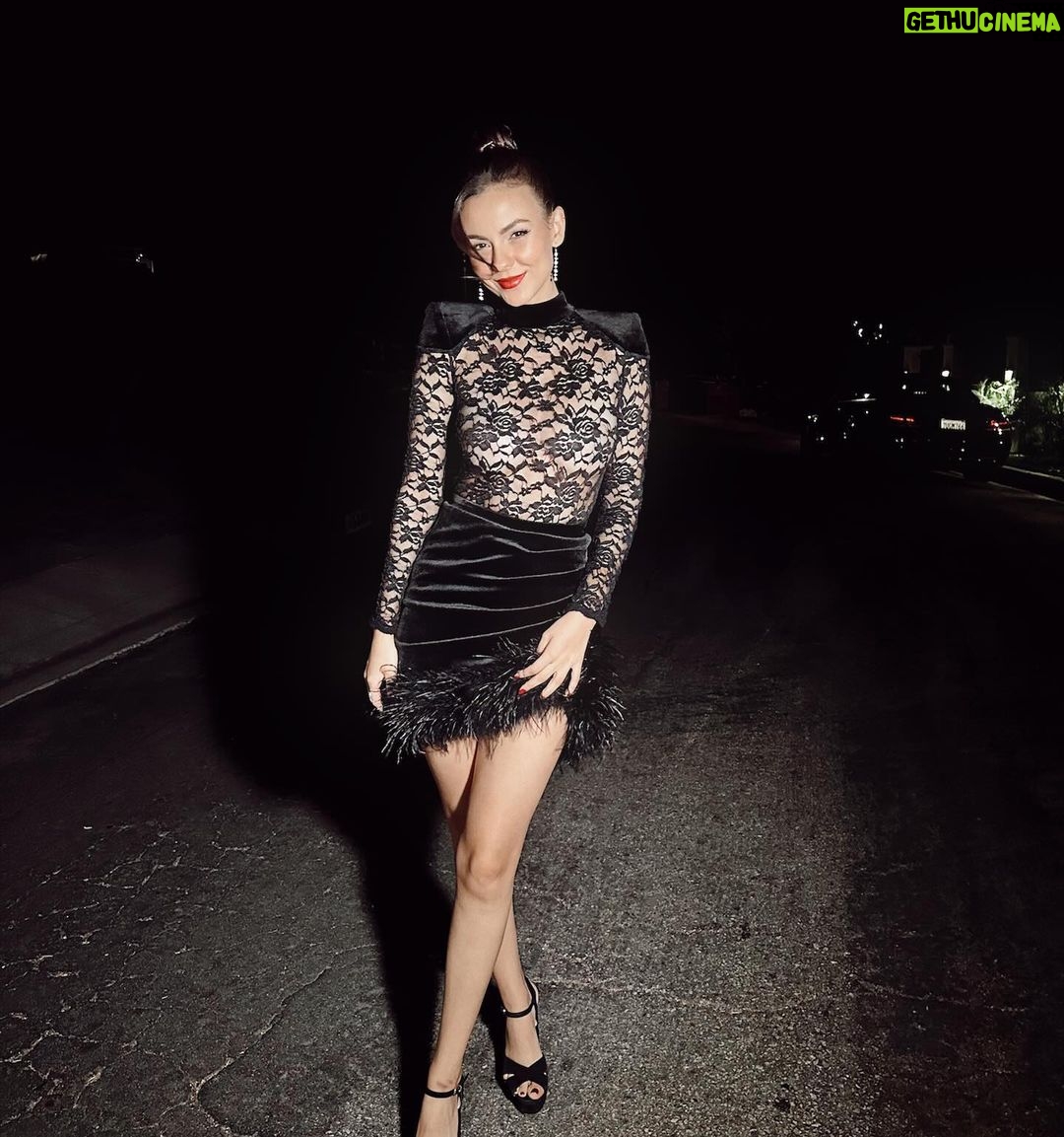 Victoria Justice Instagram - I 🖤 the holidays! Wow, @macfarlaneseth , you sure do know how to throw a party. From a full live orchestra, to falling snow… was truly one for the books 🎄