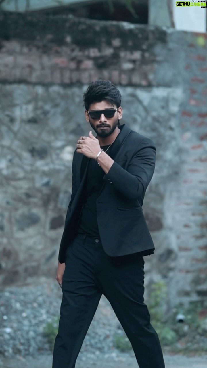 Vijay Varma - 201K Likes - IM BACK ♠️
#letsgo #godspeed #bigbosstamil #vijaytelevision #disneyhotstar #vijayvarma #smack #badass