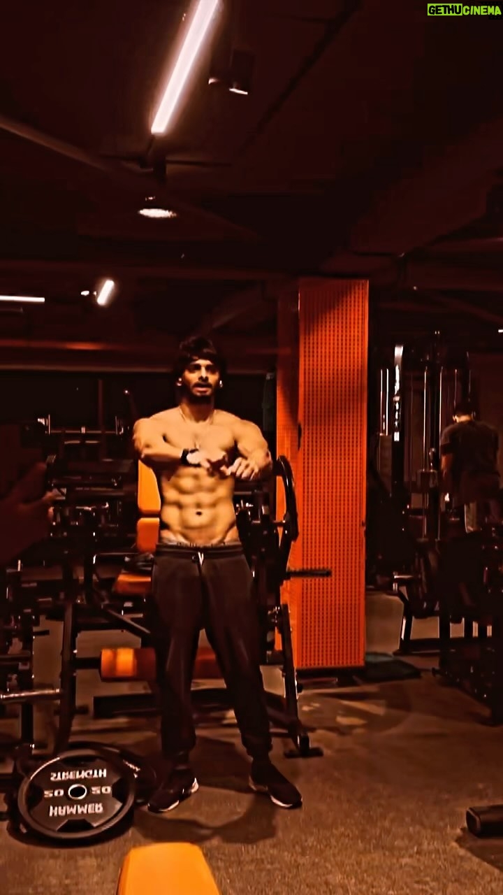Vijay Varma - 40.7K Likes - HUKKUM ♠️
#vv