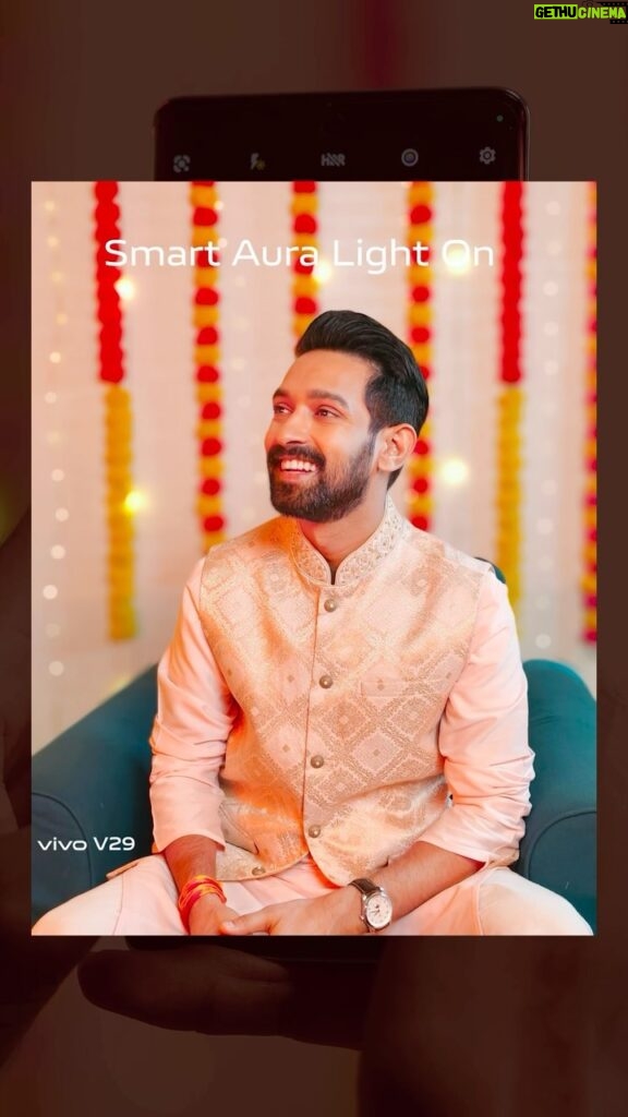 Vikrant Massey Instagram - Chasing the sparkles of childhood and lighting up this Diwali with the vivo V29’s Night Portrait with Smart Aura Light feature! 🪔✨ Capturing timeless moments, so when I look back in 20 years, I can say, ‘Yeh bhi kya zamana tha’. You go get yours today on vivo.com/in! #vivoV29 #FestiveAura #TheMasterpiece #DelightEveryMoment #ThePortraitMasterpiece #vivoindia