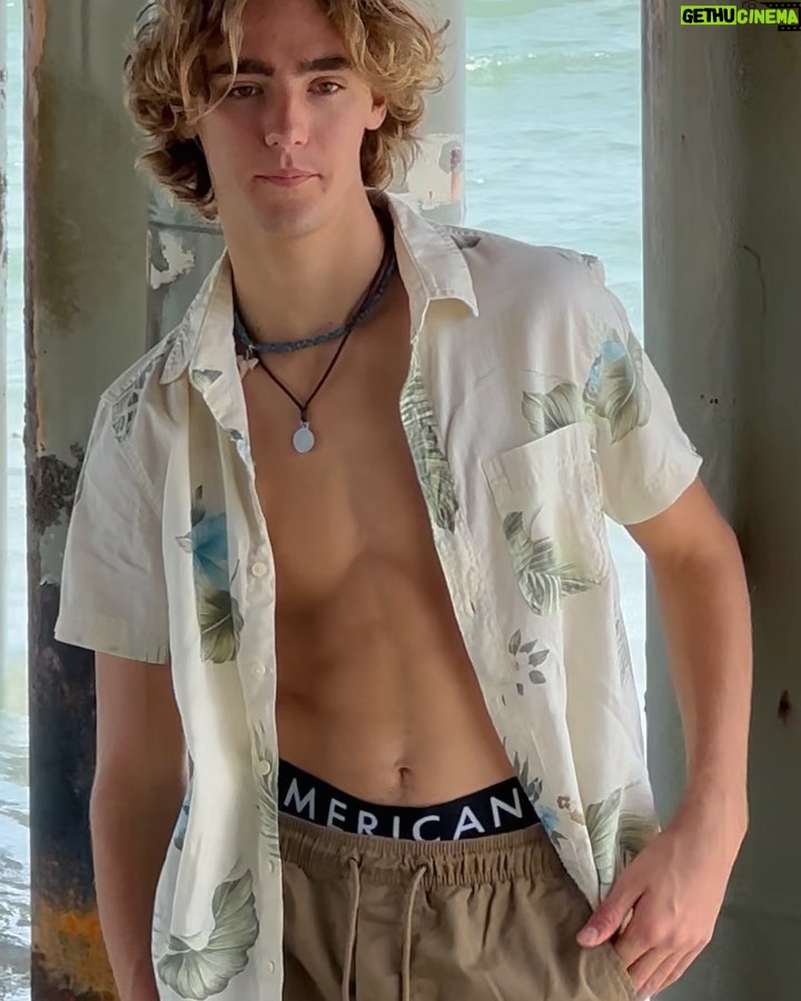 Vincent Michael Webb - 2.1K Likes - American Eagle Photoshoot in Myrtle Beach ( and behind the scenes)
Photographer @perfectshotpro
📸
#americaneagle #ae #atlantaphotographer #fashionphotographer #teenmodel #blondeboy #15 #teenactor #beachboy #blondemodel #fashionboy #myrtlebeach #vincentwebb #vincentcancun