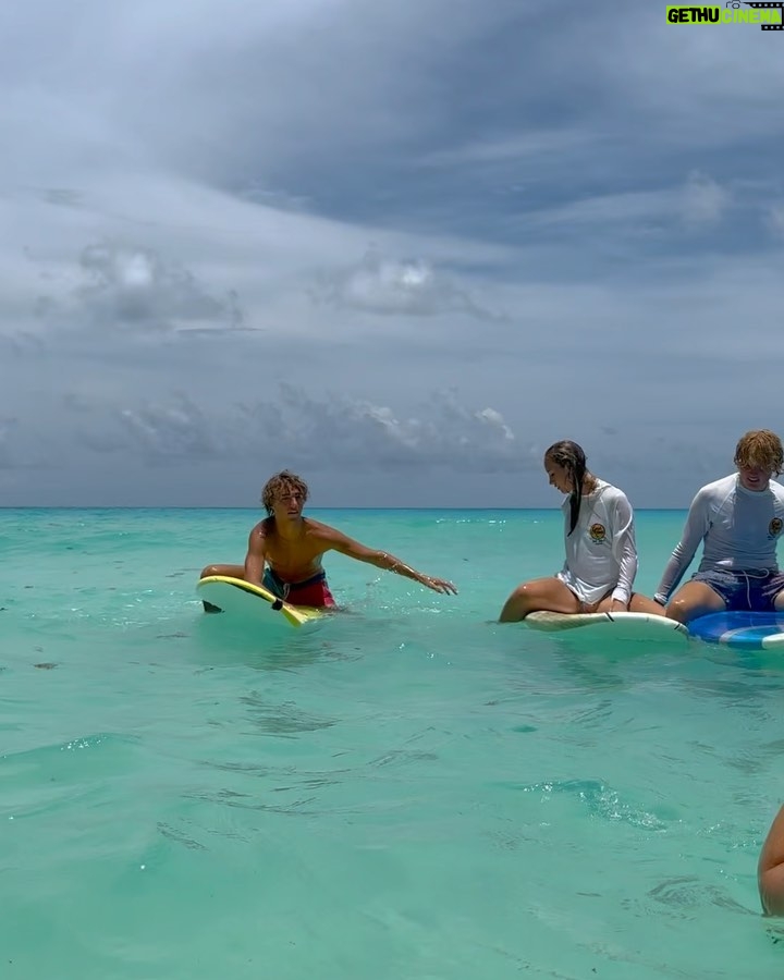 Vincent Michael Webb - 2.7K Likes - Surf lessons 🏄♂️ @goodvibessurfschoolcancun
🏄♂️
Follow my other account @vincentwebb.official !!
🌊
#surfcancun #surflessons #cancunlife #beachboy #vincentcancun