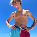 Vincent Michael Webb Instagram - 16! Thank you for all the birthday wishes ! #16 #16años #16yearsold #blondeboy #teenmodel #vincentcancun #floridalife #americaneagle Lido Beach Sarasota Fl