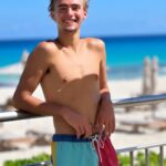 Vincent Michael Webb Instagram – My happy place 🌊 ☀️ #cancun
@vincentwebb.official 

@americaneaglemx @americaneagle 
#bathingsuit 

#beachlover #teenactor #teenmodel #teenboy #beachboy #cancunlife #americaneagle #vincentwebb #vincentcancun Cancún México