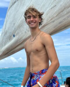 Vincent Michael Webb Instagram - Fun catamaran tour from Cancún to Isla Mujeres! ☀️ #catamaran #boatlife #cancun #cancunlife #teenboy #16yearsold #teenactor #vivamexico #islamujeres #vivalavida #vincentwebb #vincentcancun @vincentwebb.official Cancún México