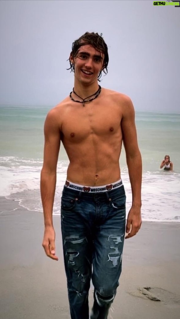 Vincent Michael Webb - 3.2K Likes - Rain 🌧️
Beach 🌊
Fun 🤩
Check out my BRAND ARMY Link above in BIO 👆
*
Fun content and lots of behind the scenes videos and photos from my adventures and photo shoots!
*
#brandarmy #rainydays #beachboy #beachbum #blondeboy #beachbody #teenactor #teenmodel #myrtlebeach #vincentwebb #vincentcancun