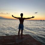 Vincent Michael Webb Instagram – Waiting for the sun to set over the lagoon in Cancun …
@vincentwebb.official 

#sunsetlover #cancunlife #cancunmexico #teenactor #goldenhour #docklife #vivalavida #vincentwebb #vincentcancun Cancún México