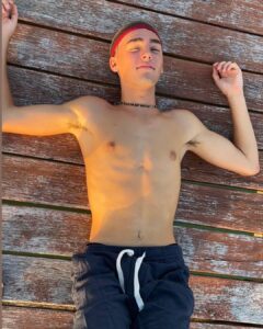 Vincent Michael Webb Instagram - Hanging lagoon side in Cancun #cancunlife #cancun #skullcap #teenactor #modelo #dockside #lagoon #mexico #vincentcancun Cancún México
