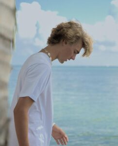 Vincent Michael Webb Instagram - Happy in Cancún! Photos by @dreykenlawes #cancunphotographer #cancunmexico #pullandbearcommunity #teenmodel #16yearsold #blondemodel #vincentcancun Cancún México