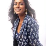 Vinusha Devi Instagram - Tried something new 🧿 Team @indu_ig @yaradesigners @anupamasindhia @livingin24fps @vishaa_hairandmakeup @adorebypriyanka #easybrezeey #indigo #vinushadevi #photoshoot