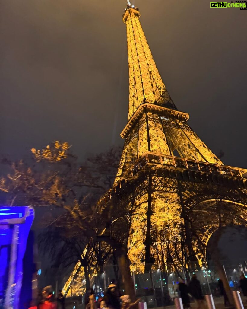 Vishnupriyaa bhimeneni Instagram - One memorable loving day filled with buckets &buckets of emotions 🌈🌈🌈🌈💖💖💖💖💖💖🌸🌸🌸🫶🫶🫶🫶❤‍🔥❤‍🔥❤‍🔥❤‍🔥⭐⭐⭐⭐⭐🗼🗼🕯🕯🕯🍭🍬🍬 Outfit :@maramsclothing_official #vishnupriyaabhimeneni #traveling #soulawakening #aimforthestars #experience #magical #grateful #24 #newyear Paris, France