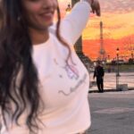 Vishnupriyaa bhimeneni Instagram – Merci France …. For a magical evening 🫶🌈⭐️💖❤️‍🔥🌈🌇🎄🎄🪔🪔🍬🍭🦄💫🌟🌟🥳🥳🤩🤩🤘

#vishnupriyaabhimeneni #traveling #withlove #blessed #france #magical #evening #dreamcometrue France-Paris
