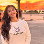 Vishnupriyaa bhimeneni Instagram – Merci France …. For a magical evening 🫶🌈⭐️💖❤️‍🔥🌈🌇🎄🎄🪔🪔🍬🍭🦄💫🌟🌟🥳🥳🤩🤩🤘

#vishnupriyaabhimeneni #traveling #withlove #blessed #france #magical #evening #dreamcometrue France-Paris