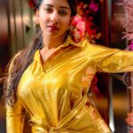 Vishnupriyaa bhimeneni Instagram – Stay BOLD stay GOLD this 2024 ❤️‍🔥❤️‍🔥❤️‍🔥🌼⭐️⭐️☀️☀️🫶🫶🫶💖💖💖

Happy new year 🌼🌈💥❤️🌸🫶🙏

Grateful for all the moments 🙏🙏🙏🫶🫶🫶🫶🦚🦚🥰🥰

Outfit :@maramsclothing_official 

#viral #vishnupriyaabhimeneni #jan1 #new #magic #divinefeminine #Grateful Barcelona, España