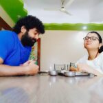 Vishwa Raghu Instagram - Breakfast time 😜😜😜😜yummy yummy poori ,,,letting my 💓💓💓ly Wifeyyyyy @pranaviacharya enjoyy🕺🕺🕺🕺🕺#shiridi temple Shiridi Sai Mandhir,Shiridi Maharastra