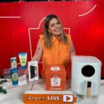 Vitória Moraes Instagram - Já estou aqui na casa da Dona Shô para iniciar minha última live do ANO, de 12.12! Corre no app da @shopee_br para aproveitar os descontos, produtinhos e muito mais 🧡 #publi
