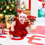 Vitória Moraes Instagram - Um pouquinho mais de ontem que esqueceram a Lua 🎄🎅🏼♥️ Foto: @fabiana_monteiro_fotografia Decoração: @by_dianamota Personalizados de luxo: @welovemimos_personalizados Bolo e doces: @rabellocaique Lembrancinhas: @ateliebyneidebarbosa Flores: @lojabeatrizflores Painel de Led: @agenciae Painéis decorativos: @knartespaineis_ Projeto 3D: @dyovana.artista3d Iluminação: @casaliluminadoeventos Balões: @mixbaloes