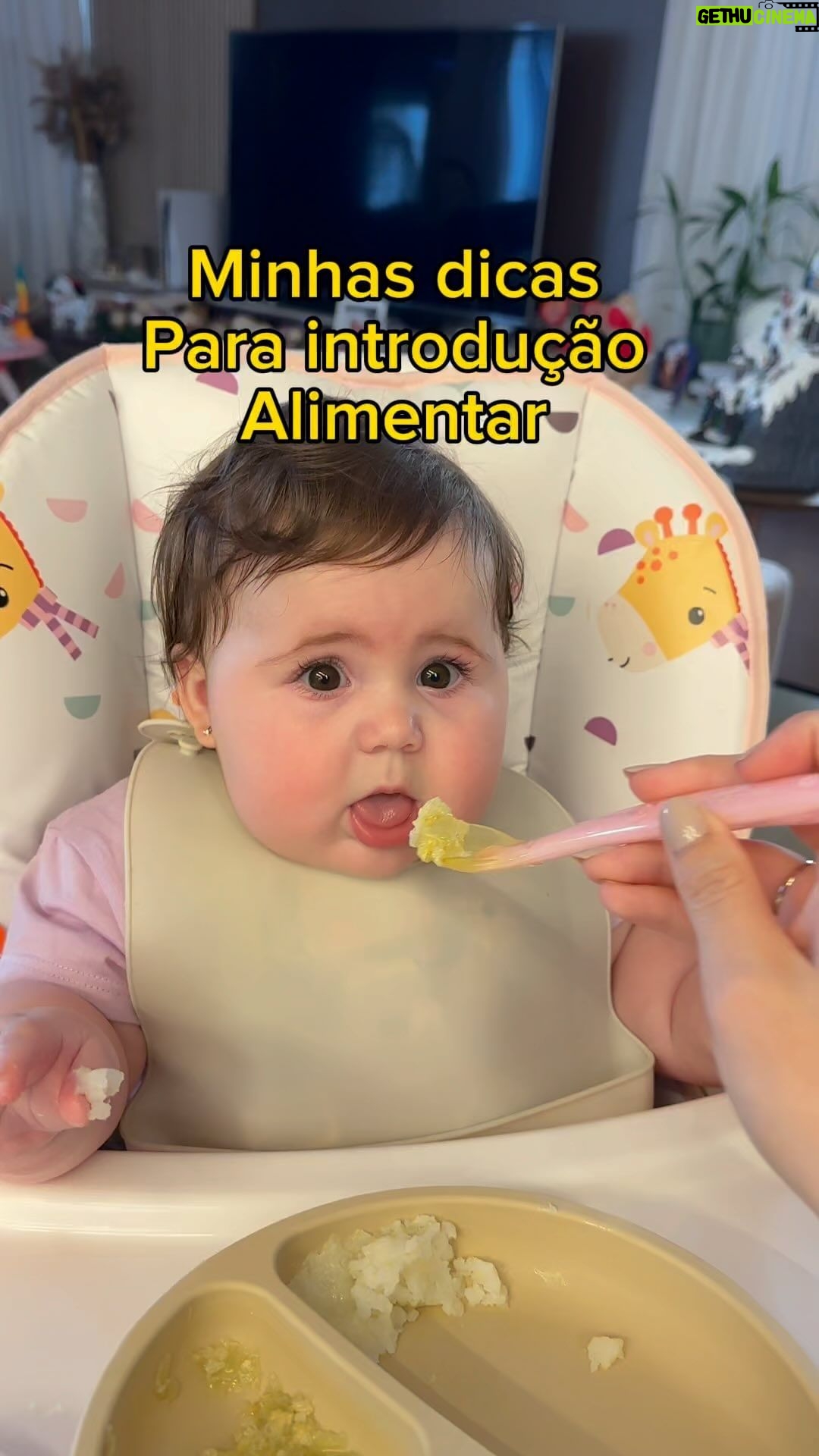 Vitória Moraes Instagram - Faltou uma dica: Não liga pra bagunça, aproveita! 7 dicas minhas pra mamães que estão vivendo a introdução alimentar 💜