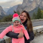 Vitória Moraes Instagram - Nunca vi uma bebê tão de boa com a vida, tão sorridente, feliz, 12h de voo, 8h de carro e ela de boa, sempre com o sorriso no rosto! Eu aprendo muito com você filha! Essa viagem está sendo muito construtiva pra nós! Ver você conhecendo a natureza, vendo pessoas, rindo pra cada um que para pra falar que você é “cute”, isso enche meu coração ♥️