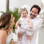 Vitória Moraes Instagram - Que dia especial 💜 Todos nós te amamos muito nossa pequena Lua! @by_dianamota / Decoração @fabiana_monteiro_fotografia / Fotografia @mixbaloes / Balões @rabellocaique / Bolo e doces @ateliebyneidebarbosa / Lembrancinhas @welovemimos_personalizados / Personalizados de Luxo @lojabeatrizflores / Flores