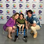 Vitória Moraes Instagram - Hoje foi um dia muito especial pra nossa família! Quem assistiu ao vivo viu que eu só chorei kkkk Depois que me tornei mãe tudo se torna muito maior, imaginar o número de mães que precisam da AACD pros seus filhos, que com certeza não é fácil, mas que bom que ela existe💜 A alegria do João Lucas me cativou, o trabalho que a AACD fez na vida dele e em muitas outras crianças me deixou tão feliz! Vamos doar! Qualquer quantia que seja! Ainda dá tempo! Esse ano você pode fazer até pix! Pix: doeteleton@aacd.org.br SBT