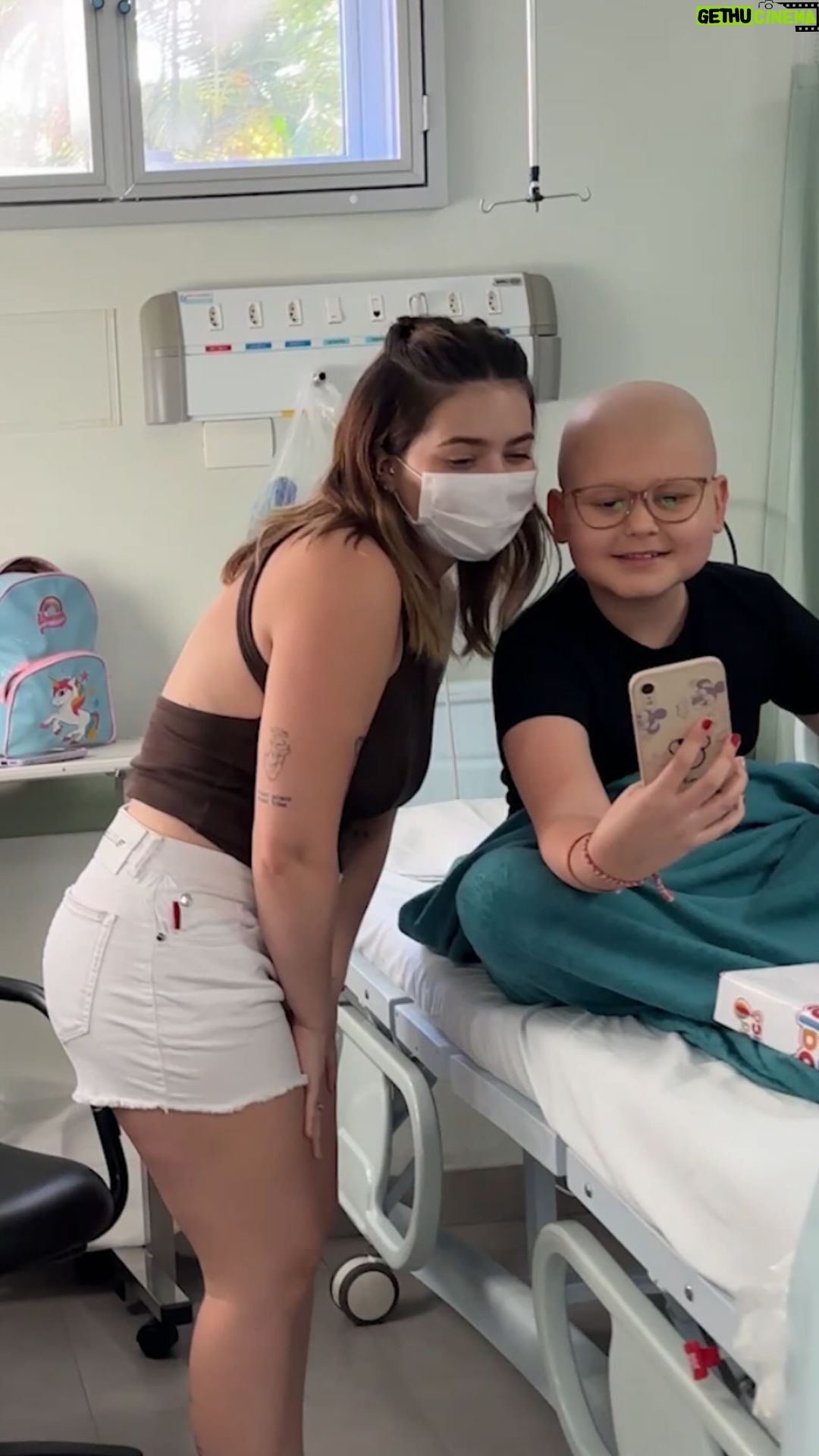 Vitória Moraes Instagram - Pra ajudar o GPACI você pode: - Pelo site www.gpaci.org.br -Pelo e-mail acelera@gpaci.org.br -Pelo telefone (15)99129-2979 - comprar sua rifa pessoalmente (R. Cel. Jose Pearo de Oliveira, 678- Jardim Faculdade, Sorocaba) Feliz ano novo pra todos nós e pra todas crianças e famílias do @hospitalgpaci ♥️