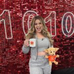 Vitória Moraes Instagram – Quem aí amou a Live 10.10 de hoje?! Agora como nova embaixadora da @shopee_br sempre vou estar nas lives cheios de cupons pra vocês! Eu e o Shopito estamos muito felizes com essa notícia! E aproveitem que o 10.10 ainda está rolando com muitos cupons de desconto para você aproveitar, ainda da tempoo! #publicidade