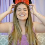 Vitória Moraes Instagram – Olha só que apaixonante essa nova coleção de @rommanel + Disney ❤️ Já separei para a Lua as peças e eu que amo a Disney não ia ficar de fora também hahah! Todas as peças são folheadas a ouro18k e pode ficar tranquila com as crianças, que são todas hipoalergênicas. Qual a sua preferida? Me conta, já estão seguindo a @rommanel? Pra ficar de olho nessa novidade.💜 #Publicidade