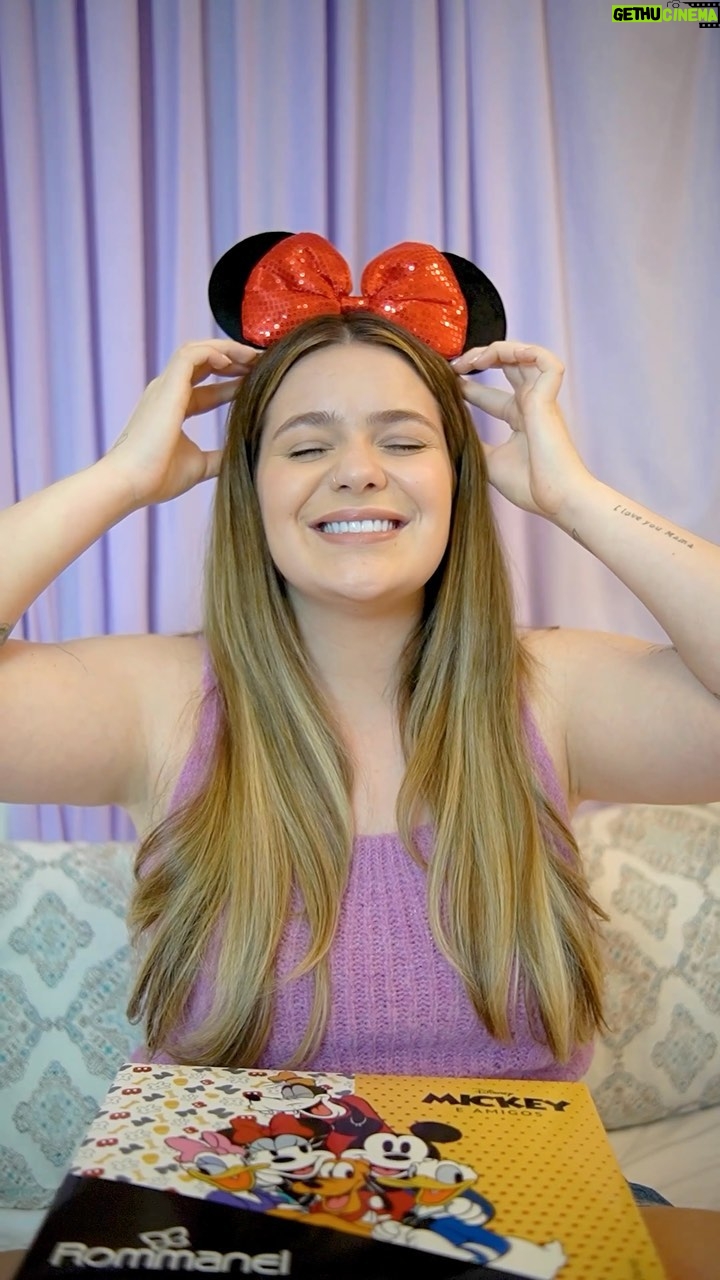 Vitória Moraes Instagram - Olha só que apaixonante essa nova coleção de @rommanel + Disney ❤️ Já separei para a Lua as peças e eu que amo a Disney não ia ficar de fora também hahah! Todas as peças são folheadas a ouro18k e pode ficar tranquila com as crianças, que são todas hipoalergênicas. Qual a sua preferida? Me conta, já estão seguindo a @rommanel? Pra ficar de olho nessa novidade.💜 #Publicidade