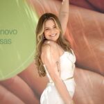 Vitória Moraes Instagram – #Tbt de respeito da última quinta-feira, em que pude viver um dia muito especial como embaixadora de @naturabroficial Mamãe e Bebê, em Cajamar, São Paulo! 😍 Tivemos um encontro com toda squad de Mamãe e Bebê, pudemos conferir de pertinho, o processo dos produtos, as cientistas e claro, todo o time que tem estado conosco durante este tempo! É incrível ver o cuidado deles com os produtos, não tem como não se apaixonar! ❤️ #NaturaMMBB 

#Publicidade