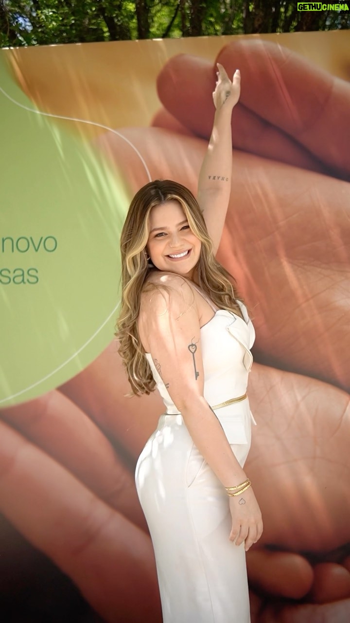 Vitória Moraes Instagram - #Tbt de respeito da última quinta-feira, em que pude viver um dia muito especial como embaixadora de @naturabroficial Mamãe e Bebê, em Cajamar, São Paulo! 😍 Tivemos um encontro com toda squad de Mamãe e Bebê, pudemos conferir de pertinho, o processo dos produtos, as cientistas e claro, todo o time que tem estado conosco durante este tempo! É incrível ver o cuidado deles com os produtos, não tem como não se apaixonar! ❤️ #NaturaMMBB #Publicidade