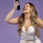 Vitória Moraes Instagram – Não acho que eu seja nem boa, nem má… Mas livre eu sou!
Mamães, tenho um propósito com vocês quê contarei no próximo vídeo! Espero que faça bem pra todas nós! 
Mas o cabelo é só um ponto, a transformação de uma mãe pós parto, é diária!